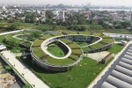 Public space landscape promotes roof greening of school